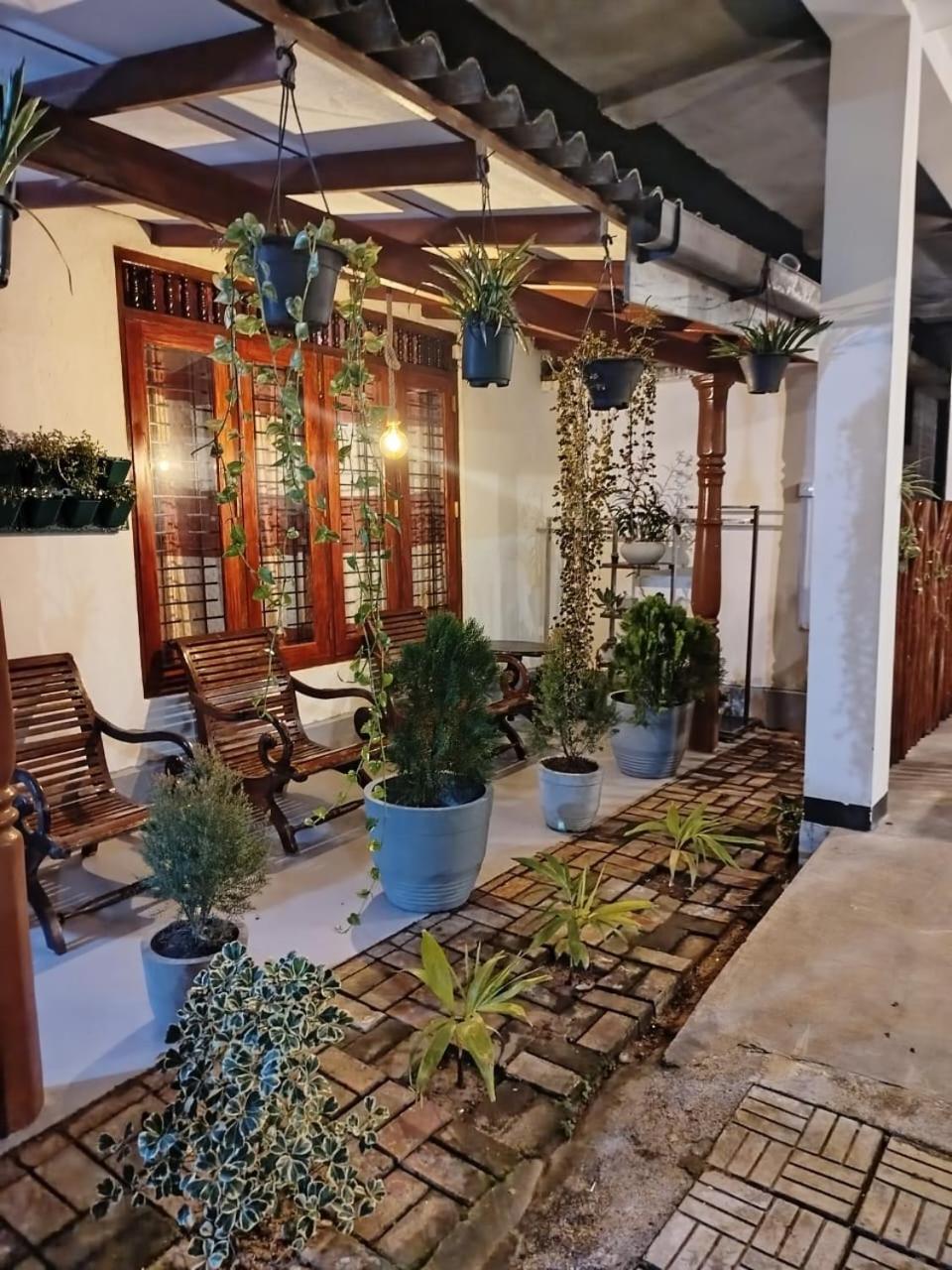 Little Villa Guest House Ахангама Экстерьер фото